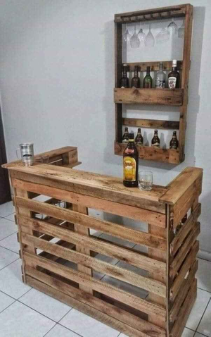 Móveis e Bancos de Madeira